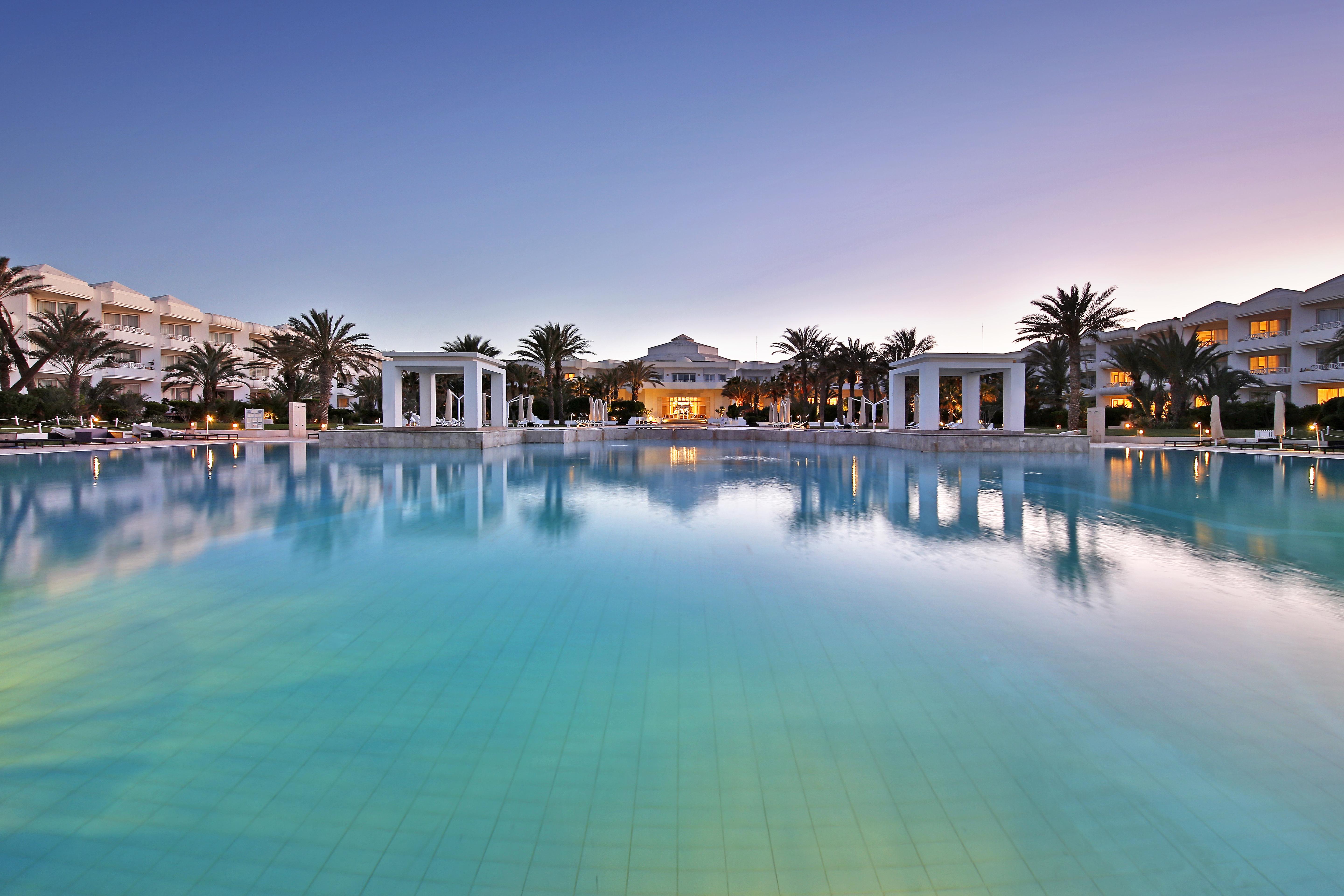 Radisson Blu Palace Resort & Thalasso, Djerba Mezraia Екстер'єр фото The Royal Mirage Hotel