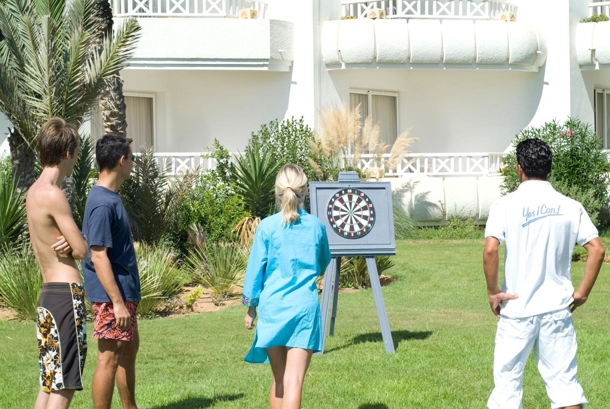 Radisson Blu Palace Resort & Thalasso, Djerba Mezraia Екстер'єр фото Outdoor dartboard